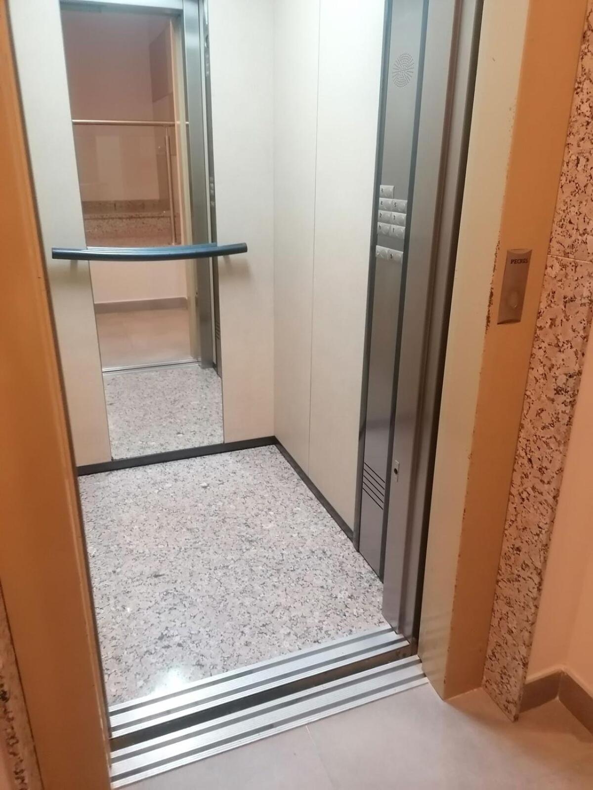 Шикарная Квартира На Первой Линии -Luxury Apartment On The First Line Sea تورّيفيِخا المظهر الخارجي الصورة